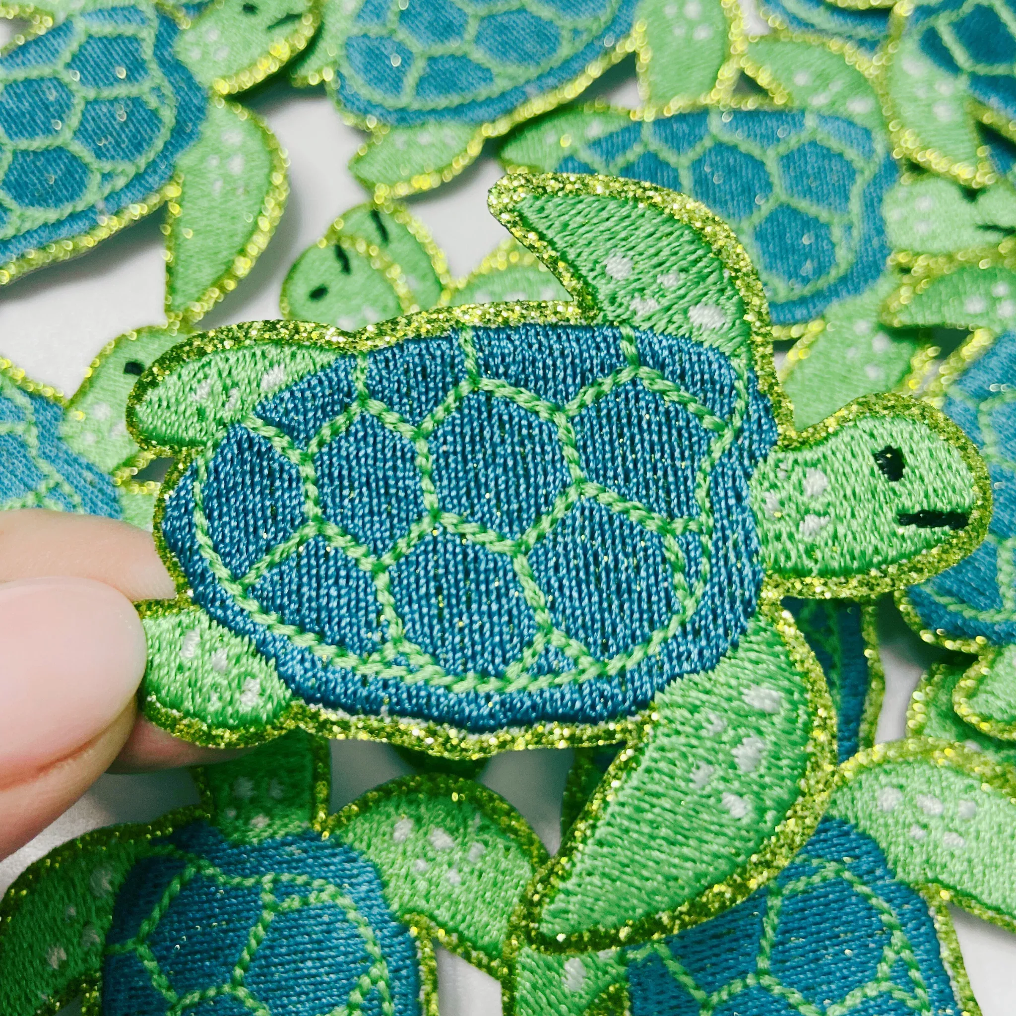 2.5" Sea Turtle,glittery -Embroidered Hat Patch