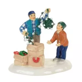 Department 56 4058668 Clark & Rusty Continue Tradion