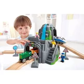 Hape E3739 Light and Sound Mountain Tunnel Set