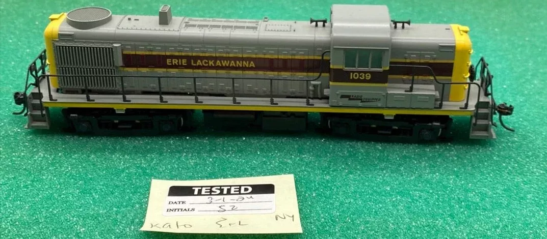 HO Scale Bargain Engine9: Kato Erie Lackawanna diesel engine 1039HO SCALE USED