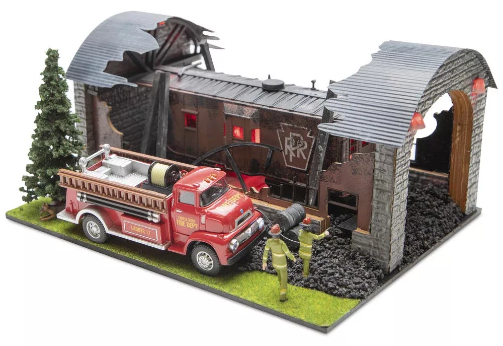 Menards 275-9250 Calamity Caboose Building Fire Tuck NEW O Scale
