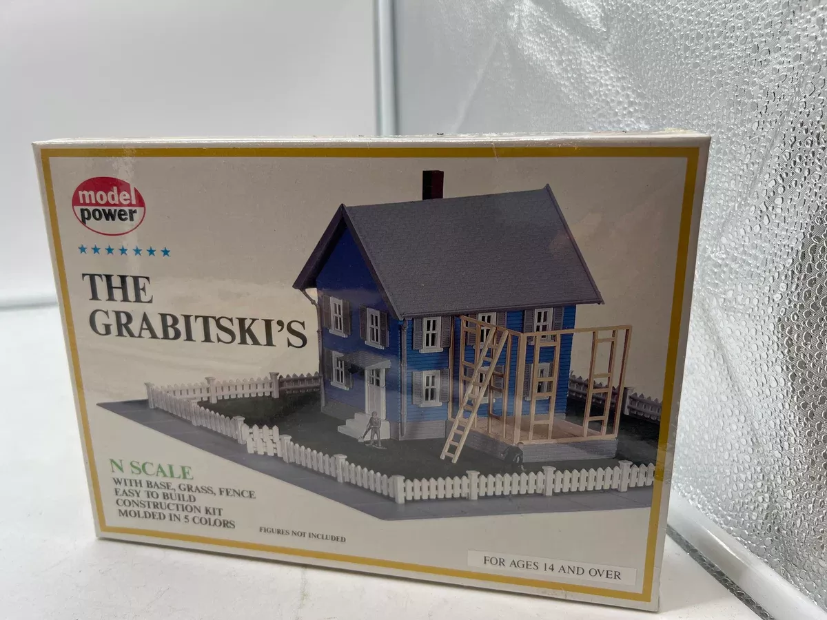 MODEL POWER 1554 THE GRABITSKIS HOUSE BUILDING KIT N SCALENEW